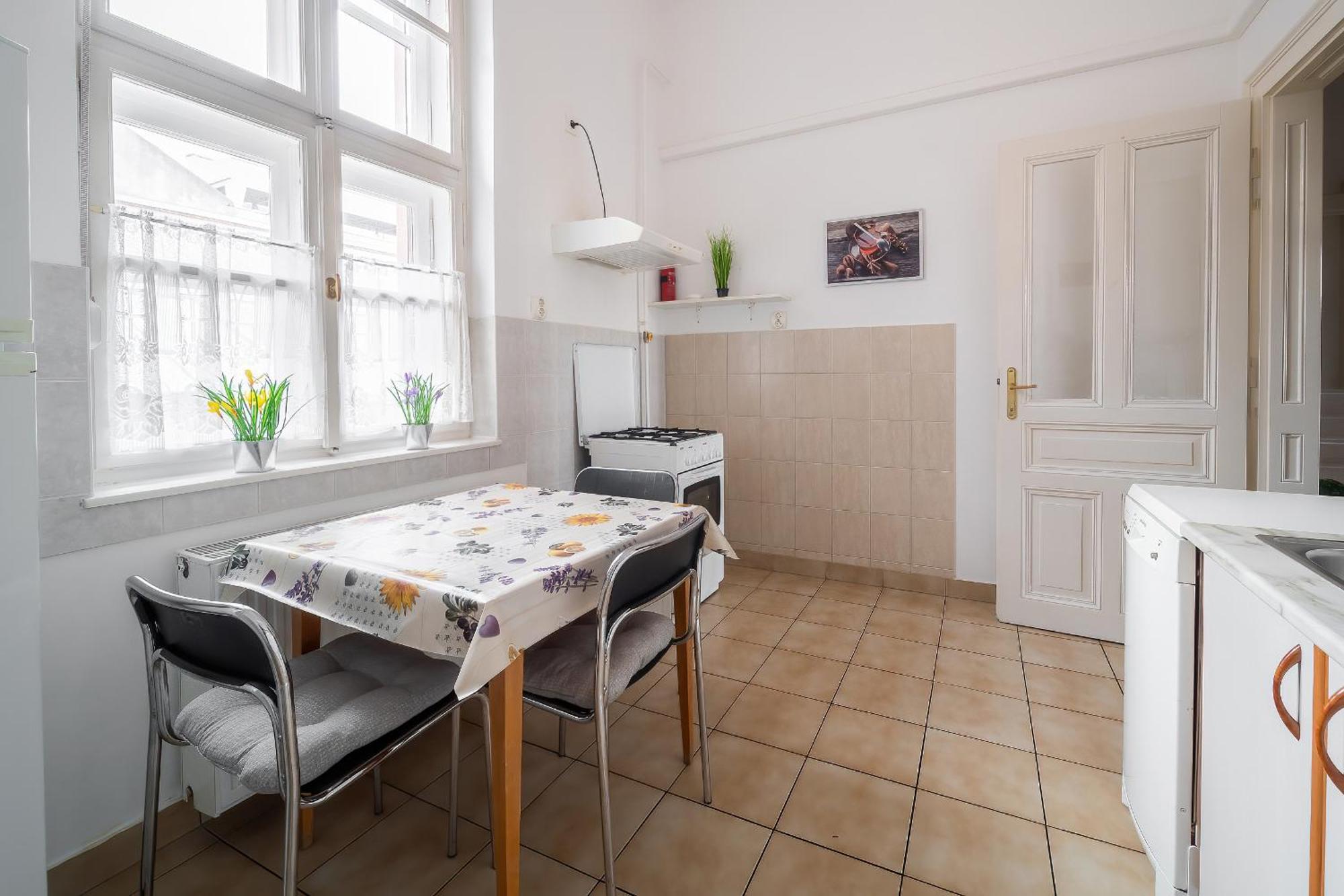 Tomka Apartman Szeged Exterior photo